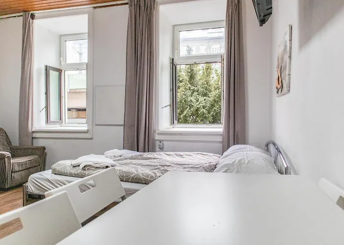 Elegant & Near Danube With Garden Access Viena