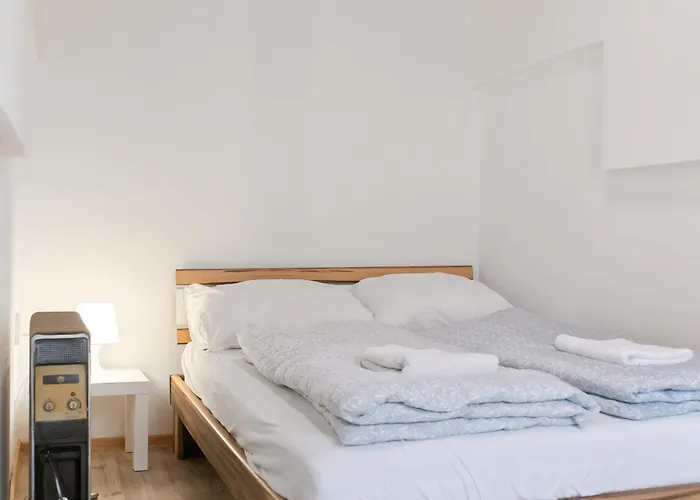 Elegant & Near Danube With Garden Access Apartamento