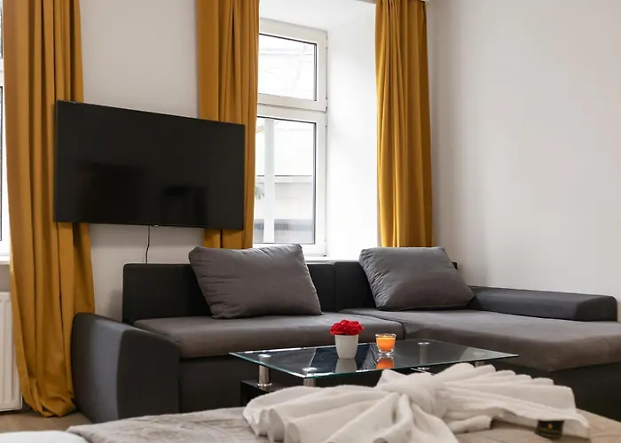 Elegant & Near Danube With Garden Access * Viena
