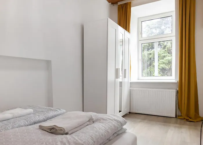 Elegant & Near Danube With Garden Access Apartamento