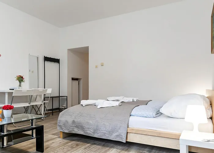 Elegant & Near Danube With Garden Access Apartamento *